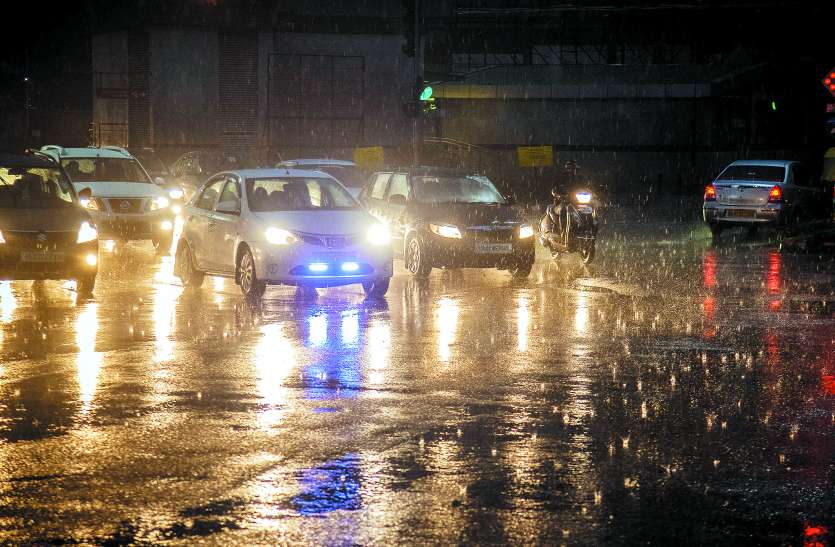rainy बारिश ने लगाई इंडियन सिलीकॉन वैली की रफ्तार पर ब्रेक