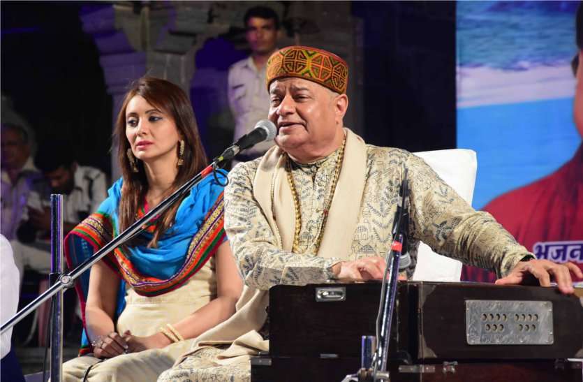 patrika video : गंगा दशहरा उत्सव : ऐसी लागी लगन...पर बजती रही तालियां, गूंजते रहे जलोटा के भजन...