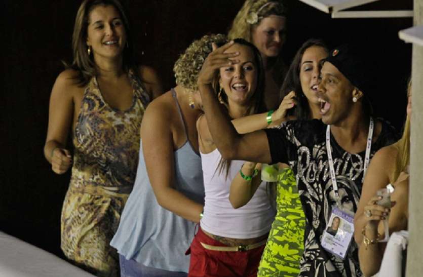 Brazil legend Ronaldinho set to marry two women at the same time रोनाल्डिन्हो ने किया चौंका दने वाला फैसला, एक साथ दो महिलाओं से करेंगे विवाह