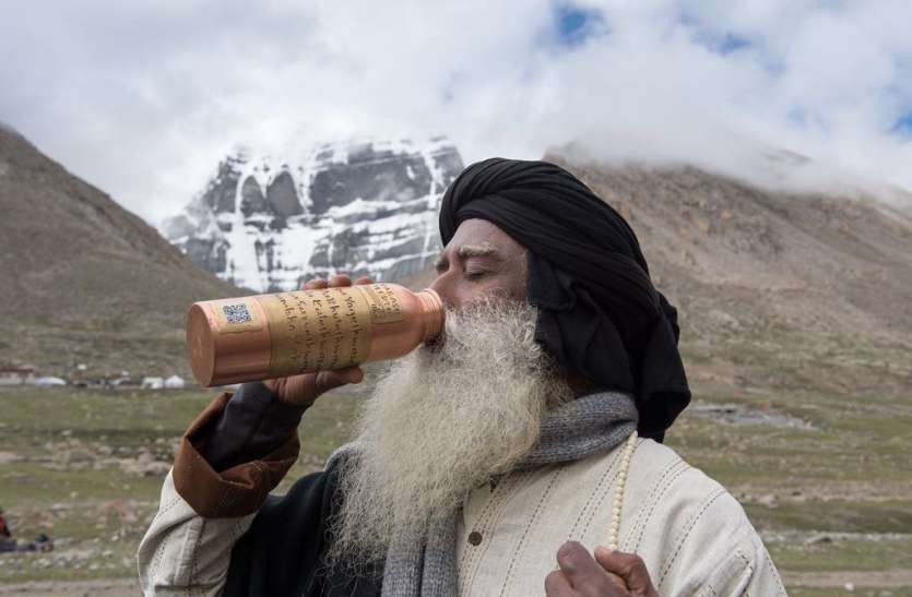sadguru बाज़ार में आया ये सुपरवॉटर, बोतल की खासियत और कीमत जानकर उड़ जाएंगे होश