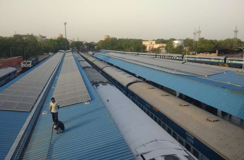Jodhpur,solar energy,jodhpur news,Jodhpur Hindi news,solar energy power,jodhpur latest news,jodhpur railway station,Save Electricity in India, सूर्य की रोशनी से रात में भी जगमगाएगा जोधपुर रेलवे स्टेशन