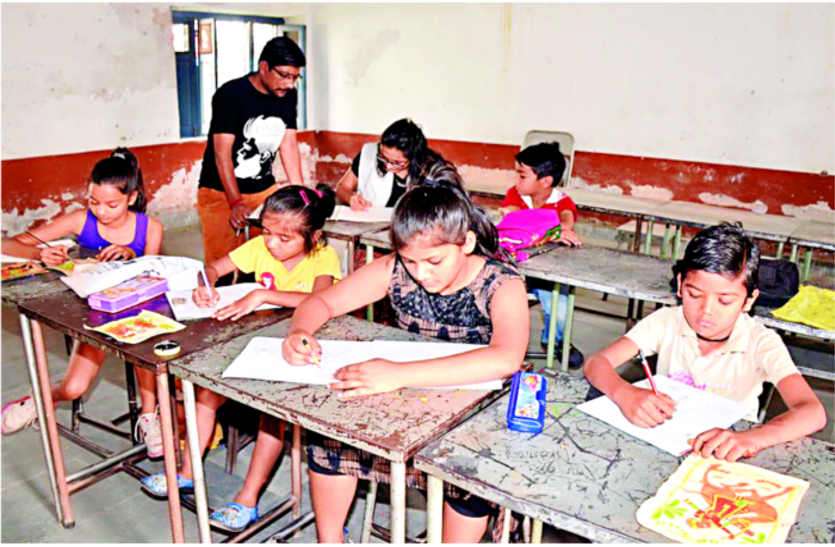 Summer camp in bhilwara बच्चे सीख रहे बरसों पुरानी फड़ चित्रकला