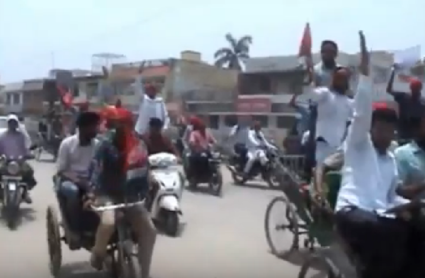 samajwadi party news in hindi अखिलेश के इन सिपाहियों ने कर दिया कुछ ऐसा, कि खड़े हो गए कई सवाल