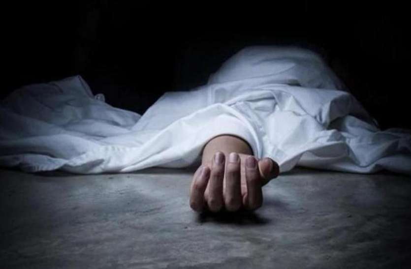 woman dead body found 5 महीने तक बेटों ने घर में ही रखी मां की लाश, वजह जानकार Shocked हो जाएंगे आप
