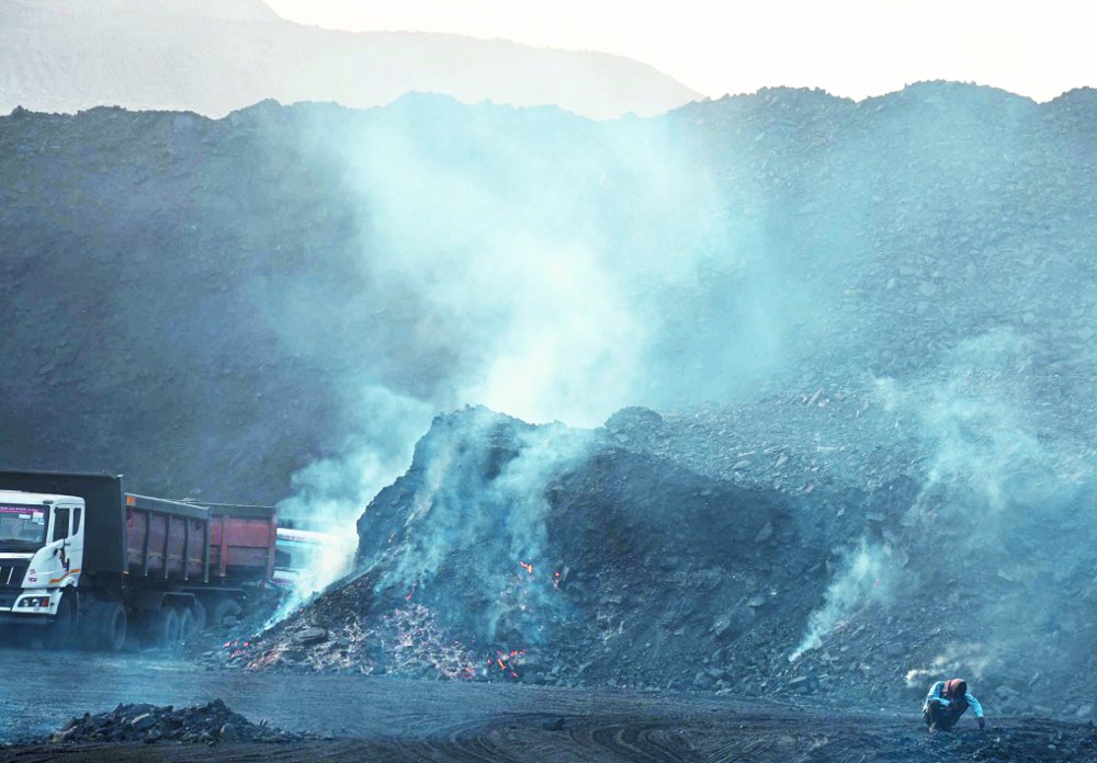 Coal mine in Chhindwara खदान में बेकाबू हुई गैस, इधर खदान बंद करने के कयास