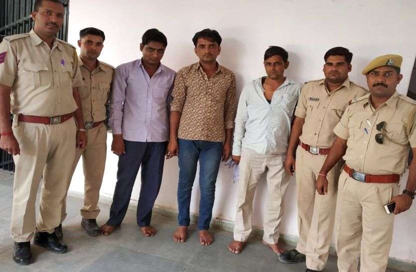 smuggling Doda Post तस्करों का नया फंडा, लग्जरी बस से कर रहे थे डोडा पोस्त की तस्करी