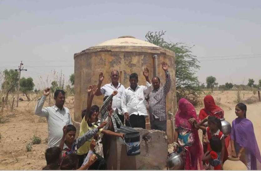 Villagers angry विभाग ने नहीं की सुनवाई तो फूट पड़ा गुस्सा