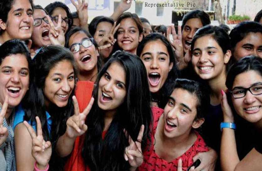 seoni सीबीएसई रिजल्ट में प्राची, स्वाती, श्रुति रहीं टॉप में