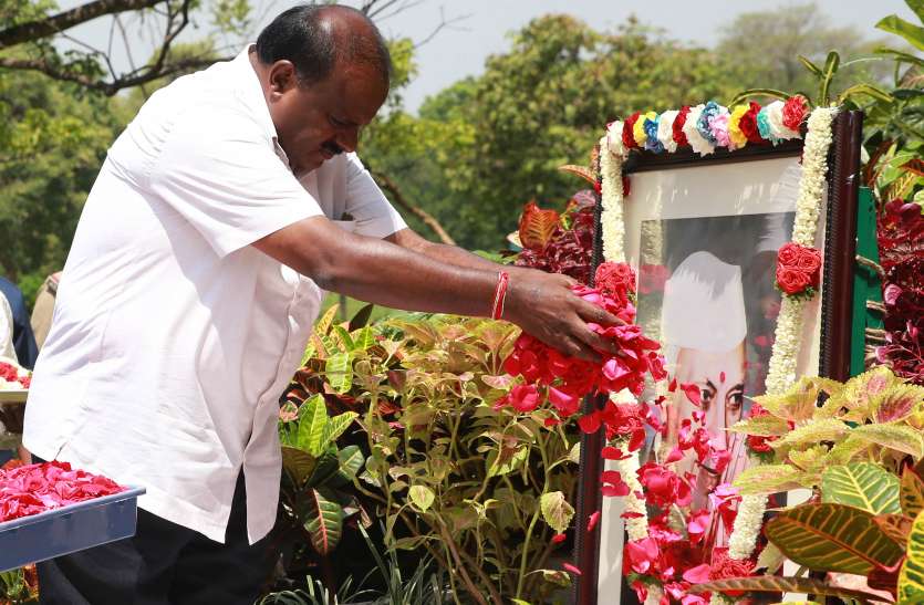HD Kumarswamy मुख्यमंत्री कुमारस्वामी ने कांग्रेस को दी मंत्रिमंडल का विस्तार जल्द करने की सलाह