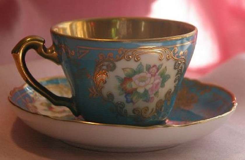 नीता अंबानी पीती हैं तीन लाख के कप में चाय, ये है ब्रांड का नाम | cost of cup in Which Nita Ambani Drinks tea Everyday Morning is 3 Lakh | Patrika News
