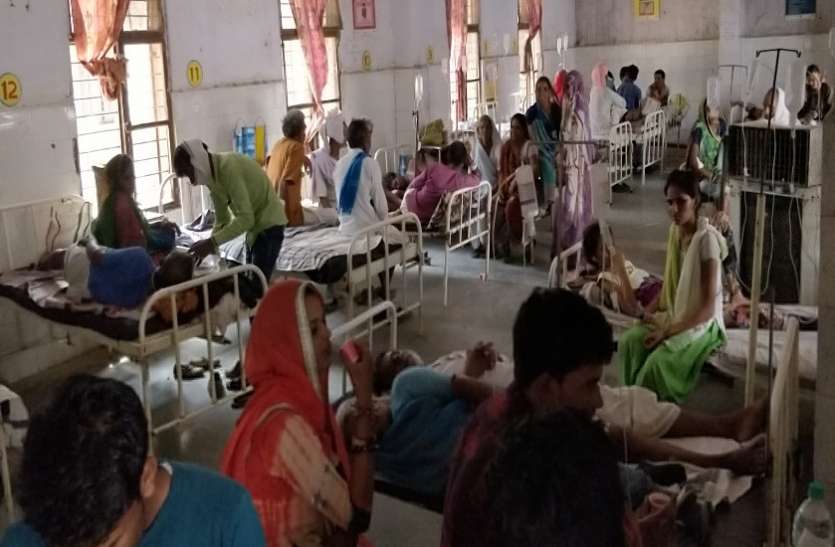 hospi बढ़ रहा संक्रमण का खतरा, जिला अस्पताल में लगी मरीजों की कतार