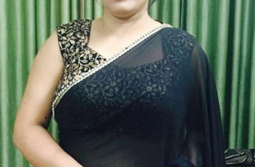 beautiful lady doctor intimate bank manager खूबसूरत लेडी डॉक्टर पर फिदा हो गया बैंक मैनेजर फिर फंसा ये पेंच