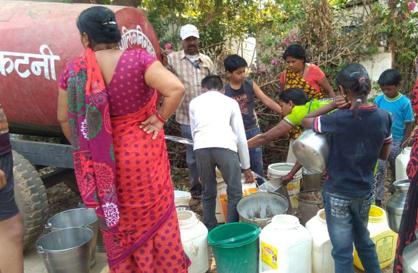 Drinking water crisis यहां बैराज ने छोड़ा साथ, अब टेंकरों का सहारा...
