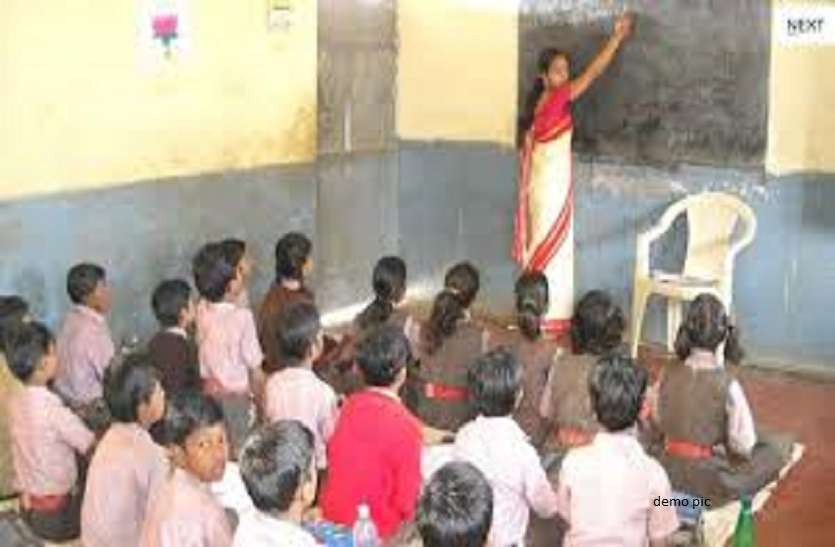 hostel ....आखिर क्यों बीच में ही पढ़ाई छोड़ने को मजबूर है बेटियां