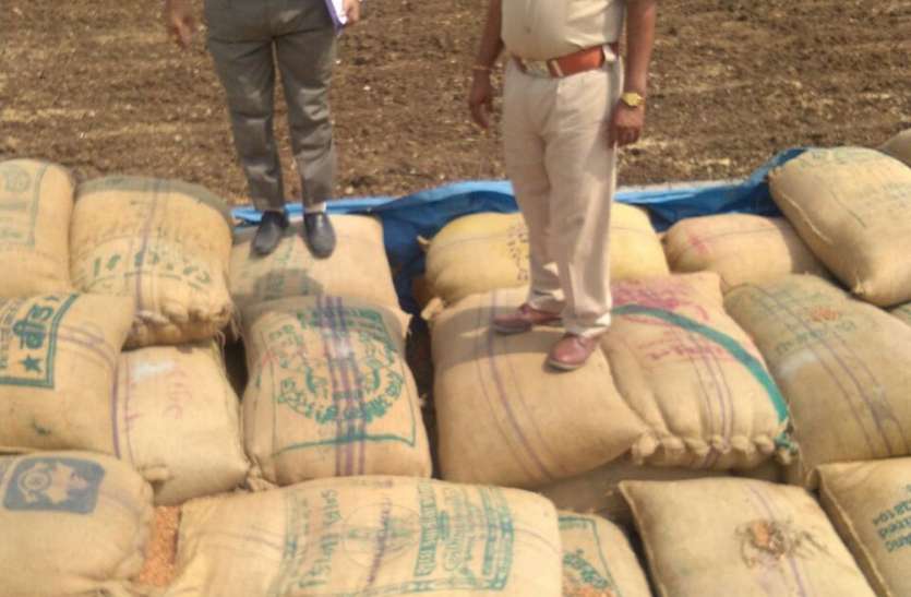 Chana of eight lakhs of sugar भाजपा नेता के बाद अब खलिहान में मिला 8 लाख का अवैध चना, पढ़ें पूरी खबर