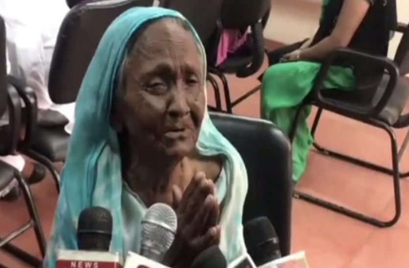 old mother बेटों ने बूढ़ी मां की बेरहमी से की पिटाई, फिर काट दी जबान, न्याय के लिए थाने पहुंची तो पुलिस ने भी दुत्कार कर भगाया