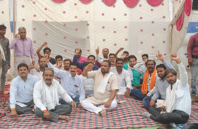 district hospital, doctors, sehore, sehore patrika, patrika news, patrika bhopal, bhopal mp, एक तरफा पार्षद पर कार्रवाई के खिलाफ पार्षदों ने खोला मोर्चा