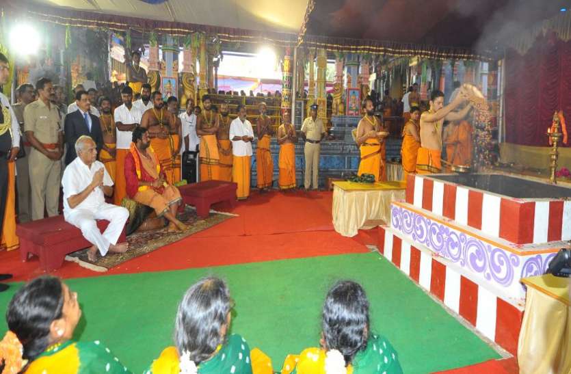 Goddess Lakshmi Narayani's देवी लक्ष्मी नारायणी का हुआ 10,008 मंजल जलाभिषेक