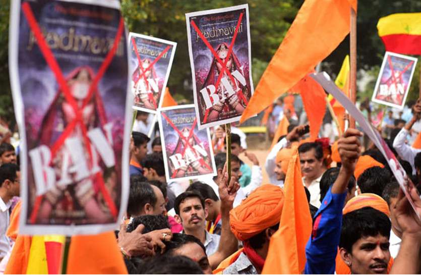 padmavat protest राजस्थान की तरह सुलग रहा ये राज्य, 'पद्मावत' के बाद अब इस फिल्म की बैन पर बवाल