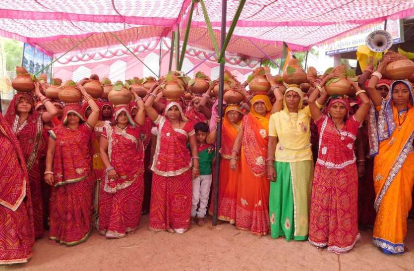 bhagwat-narrative-starts-from-kalash-yatra कलश यात्रा से भागवत कथा शुरू