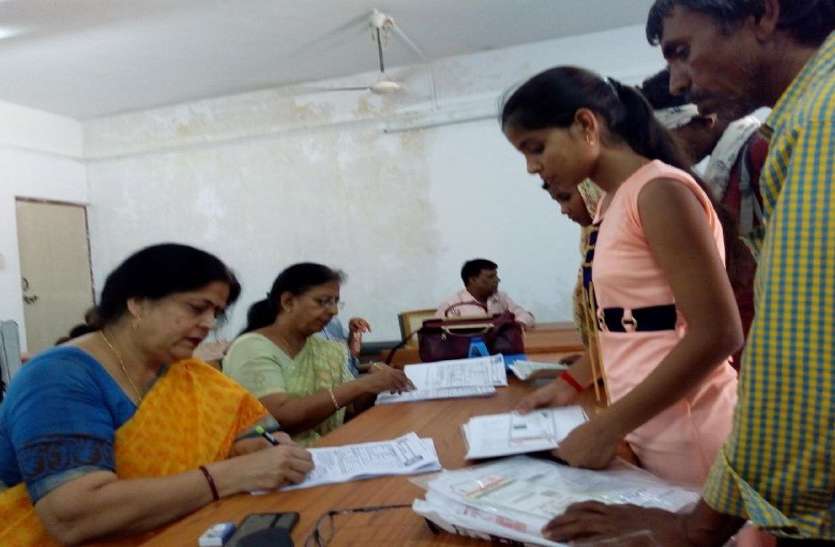 patrika news मनपसंद कॉलेज में दाखिले की होड़, सीट वृद्धि की कम गुंजाइश