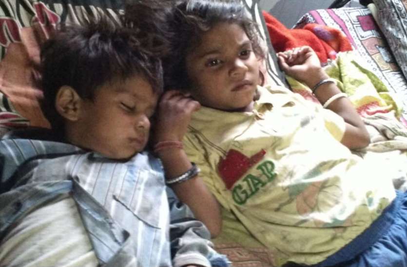 Missing Child रोडवेज बस में बैठे मिले ये मासूम बच्चे, पुलिस तलाश रही इनके मां-बाप को