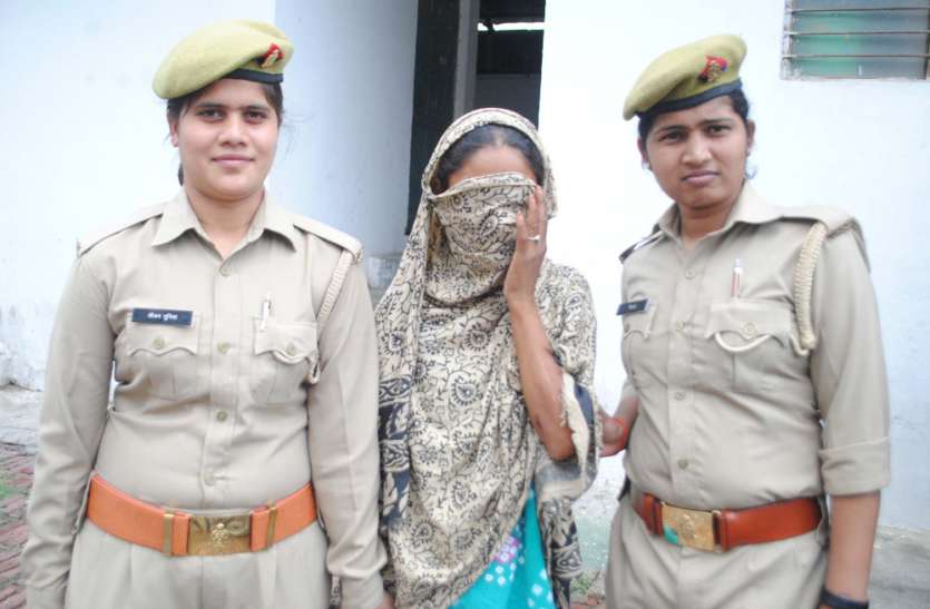 meerut थाने में इस महिला ने किया ऐसा काम कि पुलिसकर्मी भी हो गए नौ-दो ग्यारह