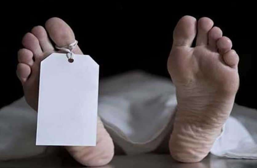 Current Death of child in bhilwara पापा की दुकान पर पहुंचा बेटा पानी पीने पीछे स्थित कुएं पर गया तो लौटकर नहीं आया, जब जाकर देखा तो पैरों तले खिसकी जमीन