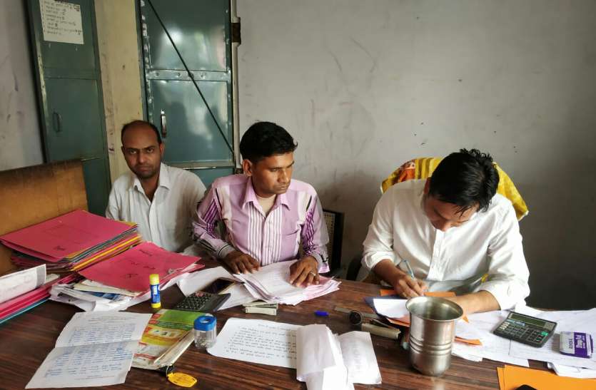 sahakari samiti chunav ka bigul baja सहकारी समिति चुनाव : शैक्षणिक योग्यता के चलते आधे रह गए उम्मीदवार, देवगांव सहकारी समिति को नहीं मिली महिला प्रत्याशी