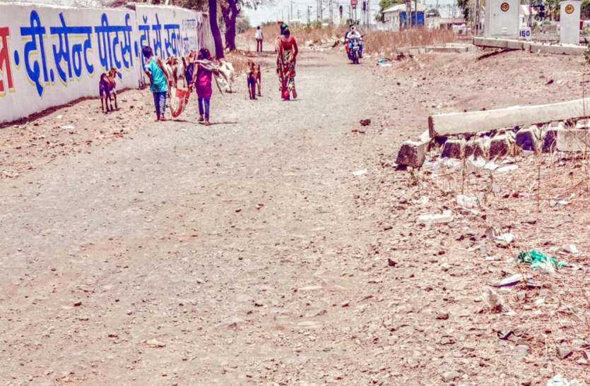 Encroachment of forest department on Bypass road खिरकिया-पोखरनी बायपास मार्ग पर वन विभाग का अतिक्रमण