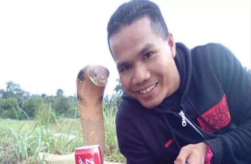 cobra OMG! कोबरा के साथ ऐसा रिश्ता जोड़ चुका है ये युवक, जानकर दंग रह जाएंगे आप