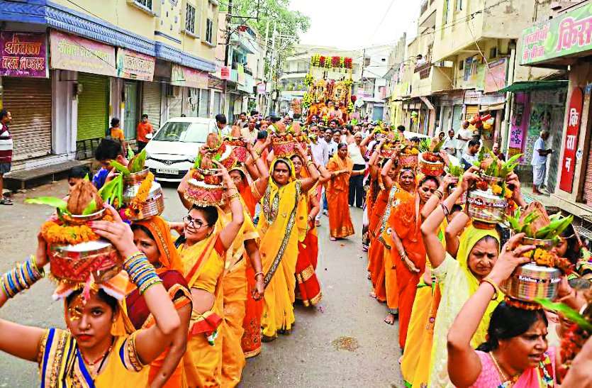 Laxmi Narayan Temple सिर पर कलश रखकर निकलीं 151 महिलाएं,जगह-जगह हुआ स्वागत