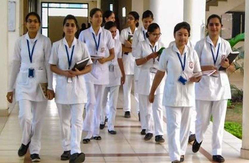 nursing stiudent राजस्थान के नर्सिंग बेरोजगारों को भुगतना पड़ेगा सरकार की गलतियों का खामियाजा