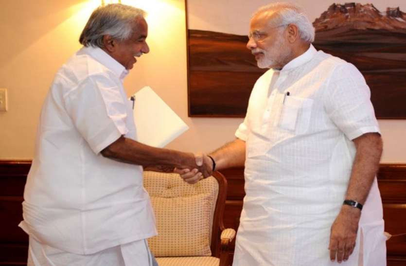 chandy पूर्व सीएम ने दिया पीएम मोदी को चैलेंज, कहा-एसबीआर्इ से बचाआे