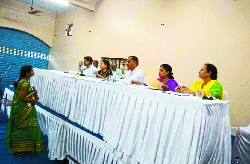 Review meeting of election roll काम ठीक नहीं है, सुधार कर लें वरना सजा भुगतने को तैयार रहें : कलेक्टर दास