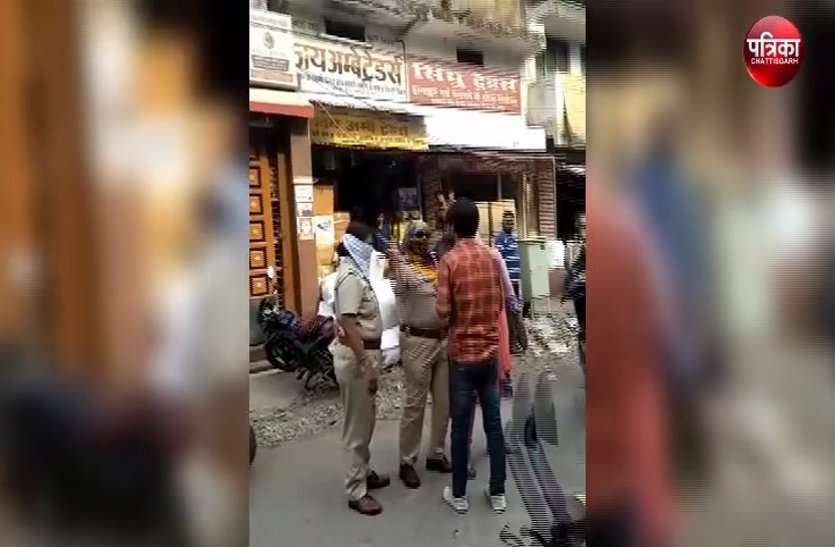 lady constable video वीडियो में देखिए लेडी कॉन्सटेबल की दंबगई, ऑटो ड्राइवर की इस गलती पर जमकर की पिटाई