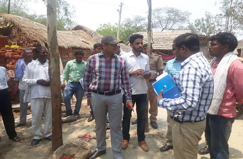 DM review meeting about modi sarkar yojana in raebareli up मोदी सरकार की योजनाओं का नहीं किया विस्तार, डीएम ने लगाई फटकार