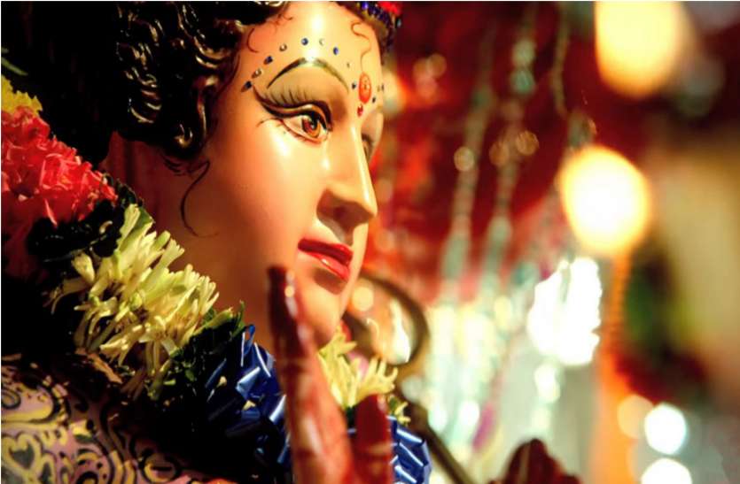 santoshi ma शुक्रवार के दिन करें मां संतोषी की पूजा और व्रत, धन-धान्य से भर जाएगी आपकी झोली