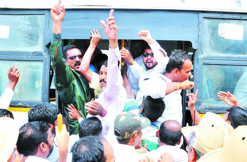 karnataka कई दिग्गज मंत्री पद पाने से चूके, उपेक्षा से कांग्रेस में बढ़ी नाराजगी