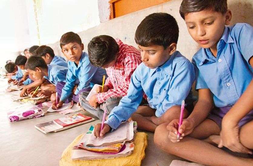 story of babaji teach lesson to students in govt school in rajasthan तो अब सरकारी स्कूलों में विद्यार्थियों को ज्ञान का पाठ पढ़ाएंगे 'बाबाजी' !