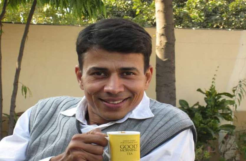 si एेसा क्या हुआ कि संतरी से मारपीट कर थाने से भागना पडा एसआर्इ काे