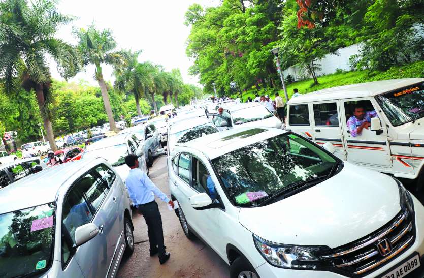 traffic यातायात जाम में फंसे विधानसभा अध्यक्ष, शपथ ग्रहण समारोह में नहीं पहुंच पाए