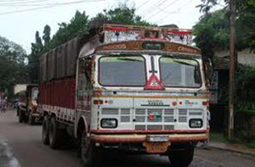 looted of truck loaded with Mustard in chirawa jhunjhunu बंदूक दिखाकर लूटा सरसों से भरा ट्रक, ड्राइवर को दो दिन तक बनाए रखा बंधक