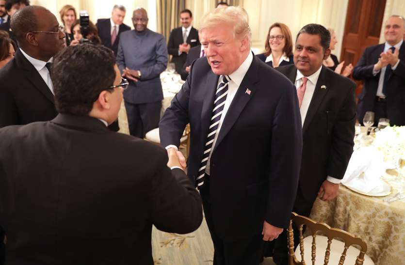 trump पहली बार ट्रंप ने व्हाइट हाउस में आयोजित की इफ्तार पार्टी, मुसलमानों को दी रमजान की मुबारकबाद