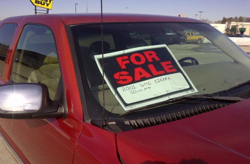 used cars इन बातों की वजह से घट जाती है कार की रीसेल वैल्यू, नहीं मिलता कोई खरीदार