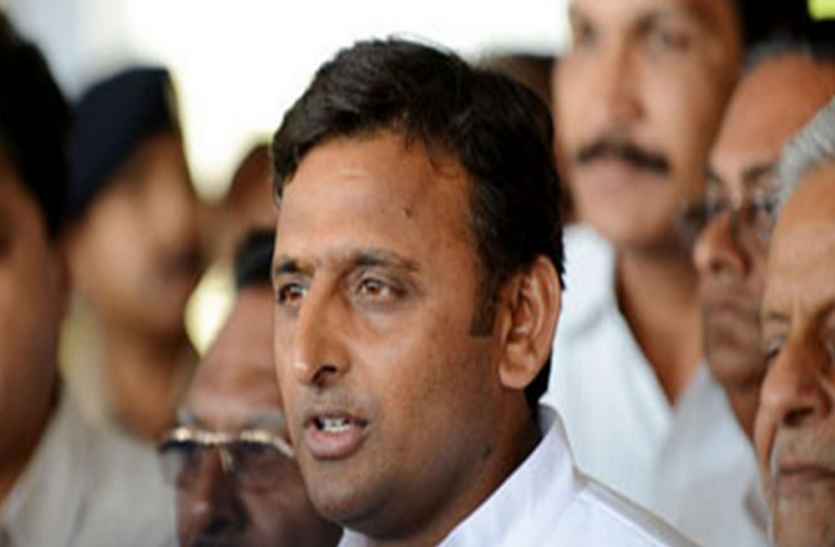 SP BSP supporters oppose gathbandhan in 2019 Lok Sabha Election लाल-नीली टोपीधारियों के चलते खतरे में पड़ा गठबंधन, अखिलेश के नेता थाम सकते भाजपा का दामन