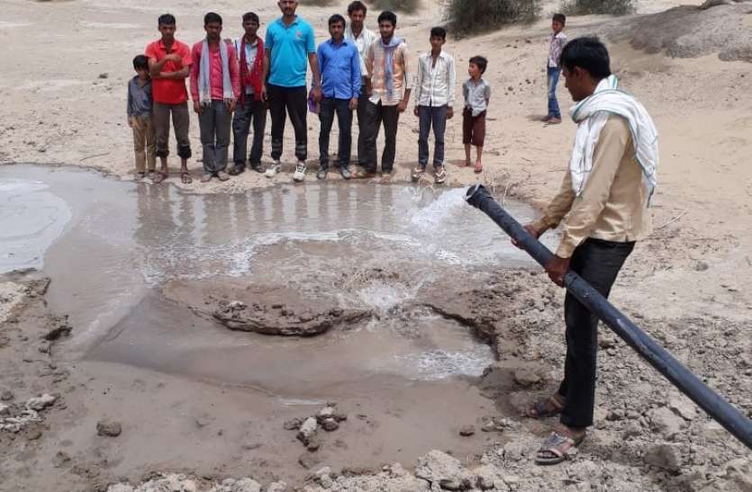 Use of waste water व्यर्थ बहते पानी का किया कुछ इस तरीके से सदुपयोग