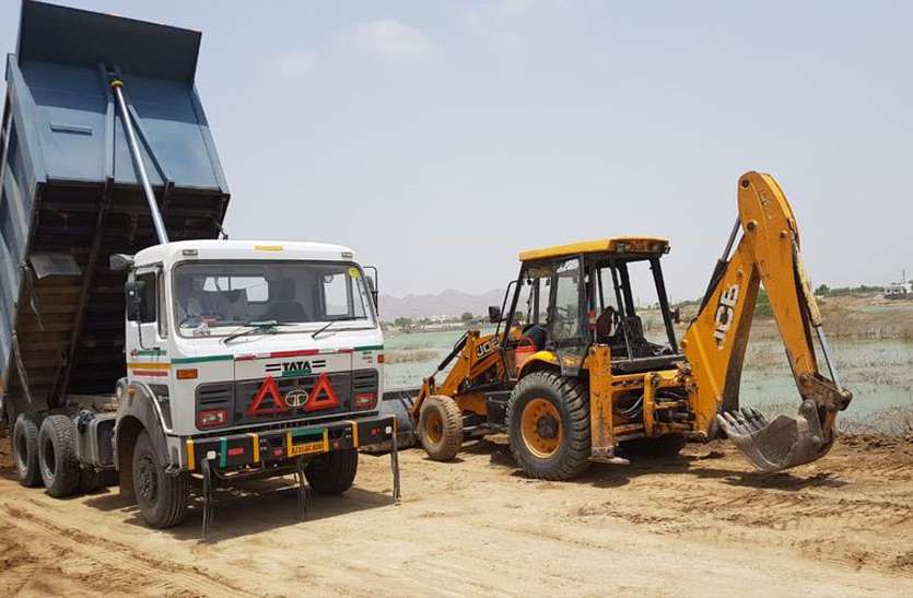 Sundelav Pond in Jalore city निखर रहा सुंदेलाव तालाब का सौन्दर्य