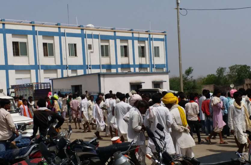 hospital पुलिस की मुखबिरी करने का शक बदमाश ने गोली मारकर की हत्या