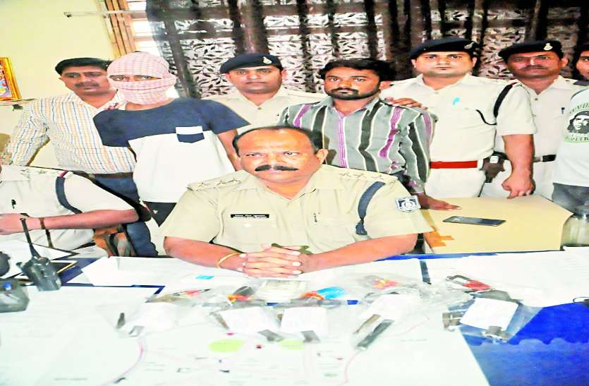 gwalior police आप FACEBOOK बातें करते हो, लेकिन ये लोग करते थे बंदूकों का धंधा, ये थी TRICK
